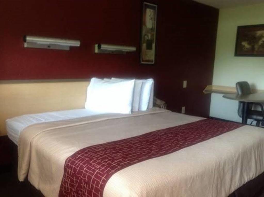 Red Roof Inn Greensboro Airport Zewnętrze zdjęcie